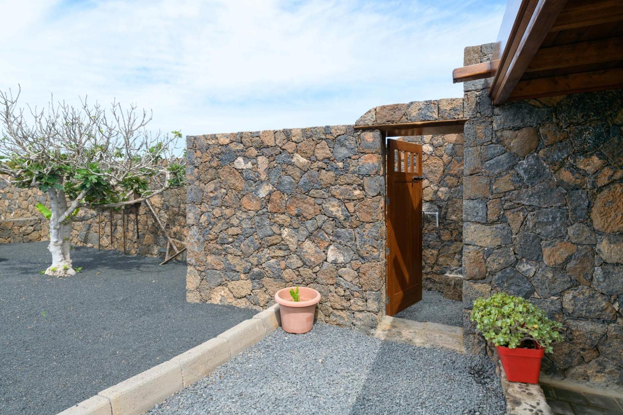 Apartamento Los 4 Nobles Tinajo Eksteriør bilde